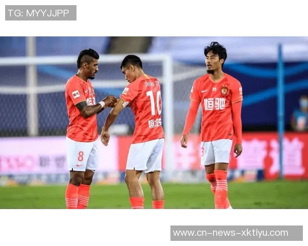 奥特执教首胜喜悦洋溢队员们泼水庆祝难掩激动心情